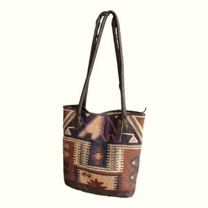 J. Jill vintage canvas shoulder w/vegan leather accents. Single owner/sweet bag.